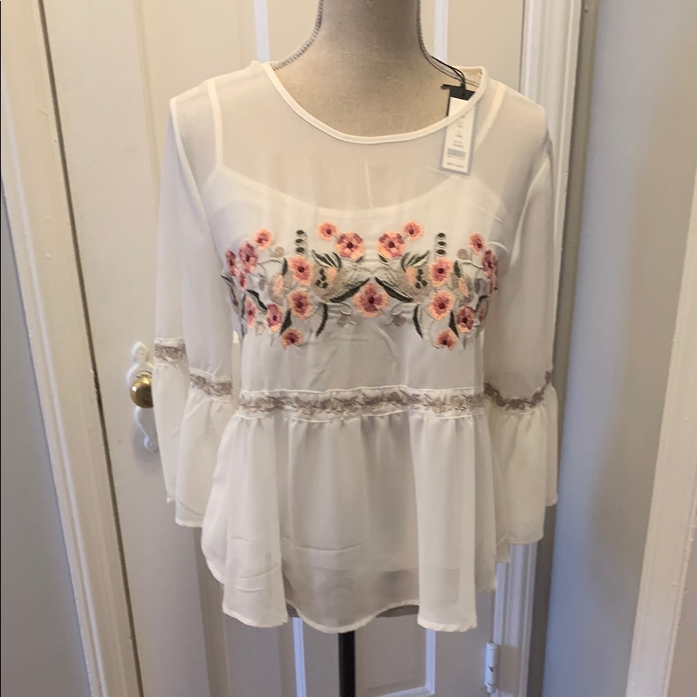 Romeo & Juliet Couture White and Orange Bell Sleeve Blouse